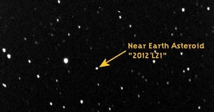 Asteroidul a trecut ieri dimineaţa pe lângă Pământ