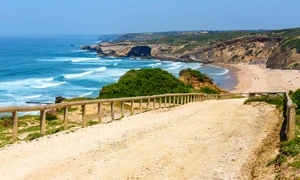 Plaja Monte Clérigo din Portugalia FOTO Shutterstock 