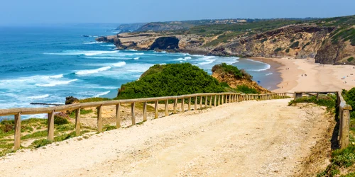 Plaja Monte Clérigo din Portugalia FOTO Shutterstock 