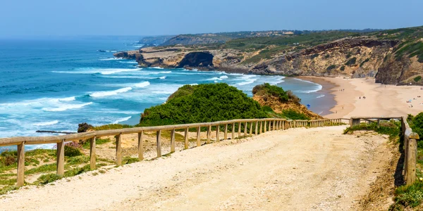 Plaja Monte Clérigo din Portugalia FOTO Shutterstock 