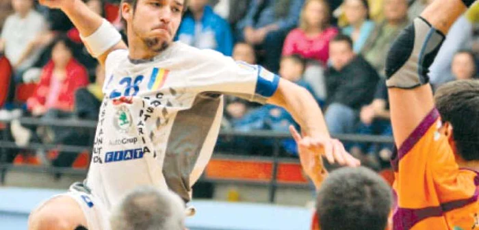 Csepreghi (la minge) speră să prindă o zi mai bună în returul cu spaniolii de la Valladolid