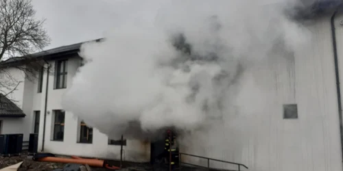 incendiu scoala Valcea Foto ISU Valcea jpg