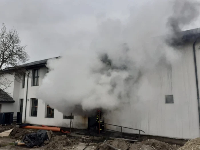 Incendiu la o școală din județul Vâlcea Foto: ISU Vâlcea