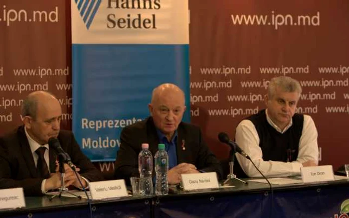 Oazu Nantoi a participat la dezbaterea publică organizată de IPN FOTO Alexandru Tarlev