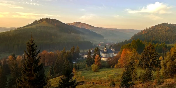 manastirea Putna  Foto Facebook Manastirea Putna jpg