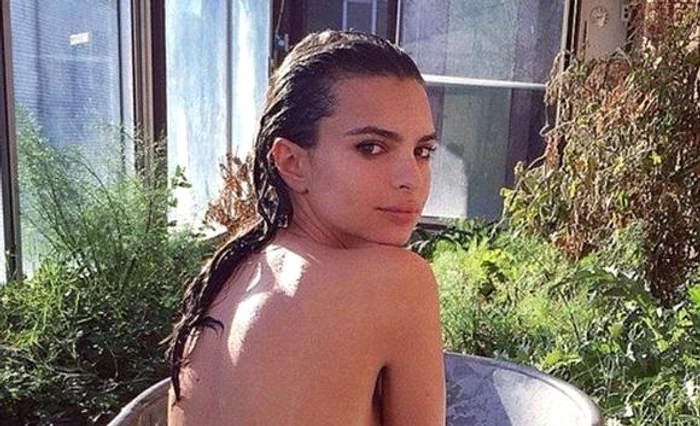 
    Emily Ratajkowski (23 de ani) şi-a expus corpul superb pe reţeaua de socializareFoto: Instagram  