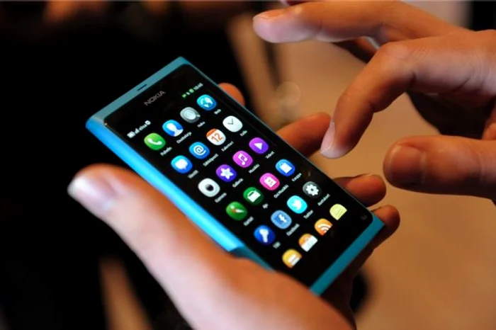 
    Dacă ai un telefon inteligent, este obligatoriu să-l protejezi cu parole puternice  