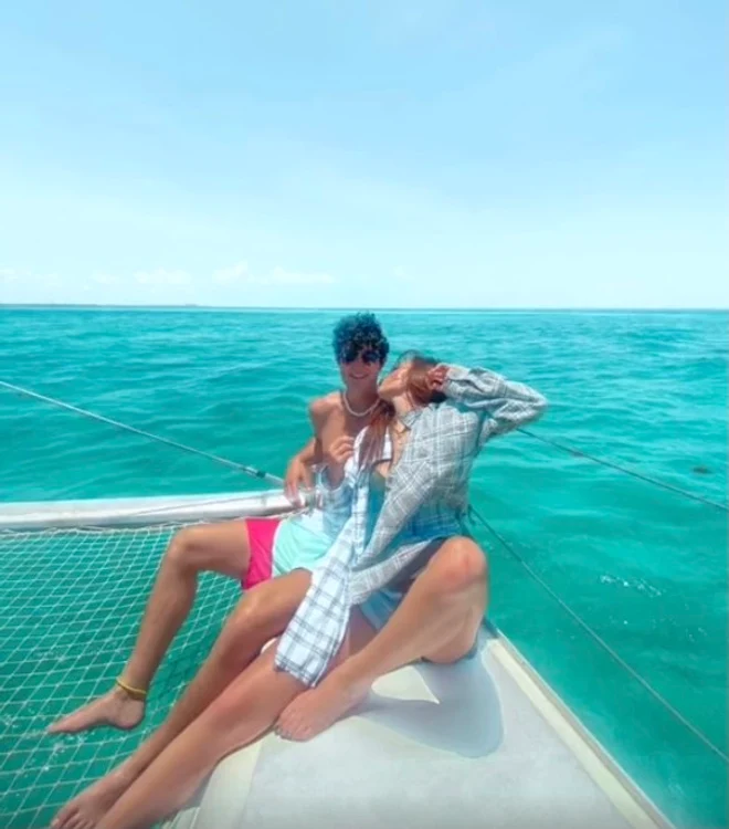 
    Tinerii s-au distrat în MexicFoto: captură TikTok  
