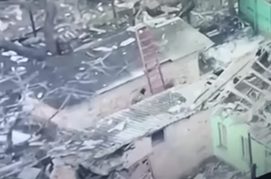 Momentul în care trei mercenari ruși își bat comandantul grav rănit VIDEO