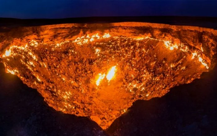 „Poarta Iadului” oferă o privelişte spectaculoasă, de neuitat @shutterstockclickpentrufemei.ro