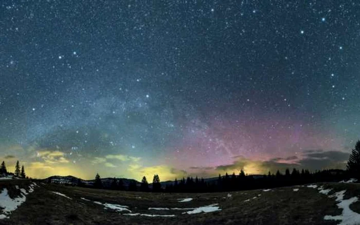 Aurora Boreală Hargita fotograf Attila Munzlinger FOTO facebook.com/attila.munzlinger