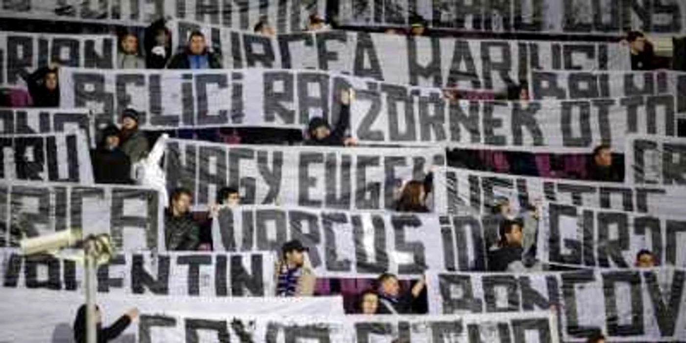 Fanii timişoreni nu i-au uitat pe cei căzuţi în decembrie 1989