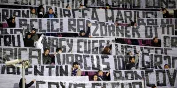 Fanii timişoreni nu i-au uitat pe cei căzuţi în decembrie 1989