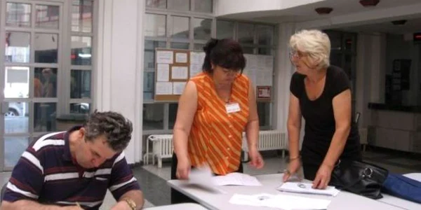 Contribuabilii sunt aşteptaţi la Fisc în fiecare zi de miercuri. Foto: arhivă