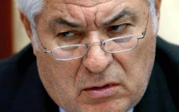 Voronin a revocat din funcţie şapte înalţi oficiali