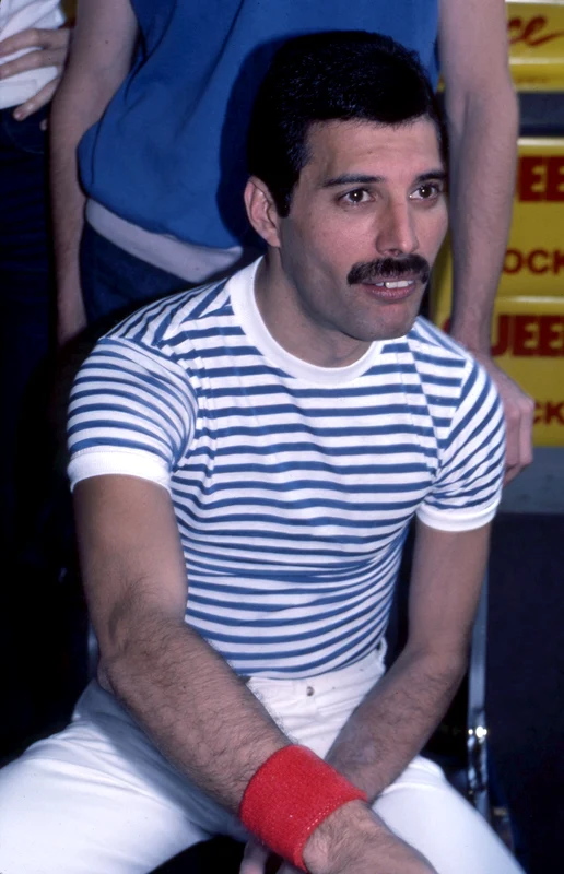 2 freddie mercury profimedia 0414845124 jpg jpeg
