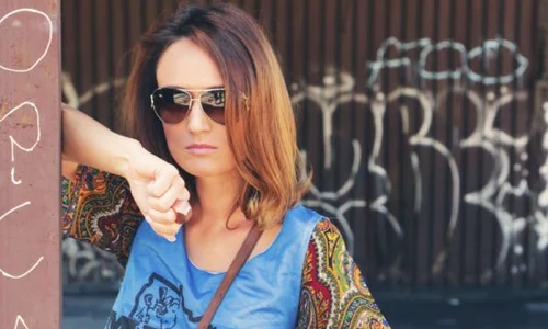 Carmen Negoiţă a adoptat stilul grunge pentru un pictorial deosebit  (Foto: arhiva personală) jpeg