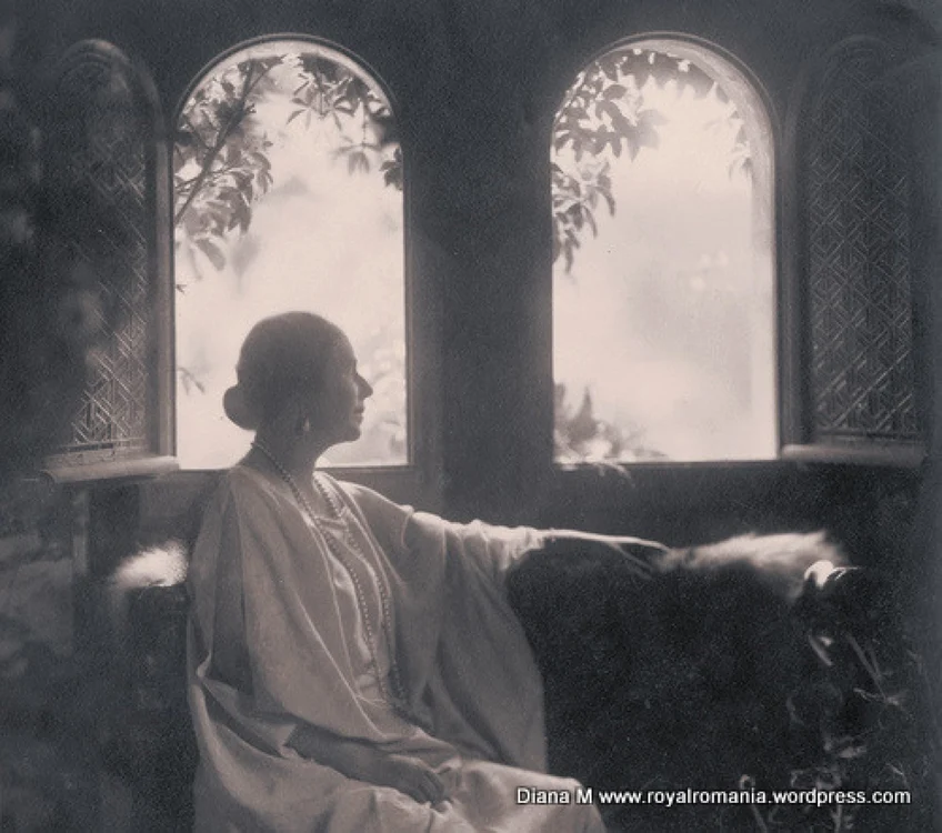 Regina Maria la Pelisor (Foto din colectia Diana Mandache)