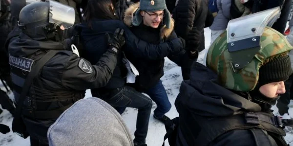 Manifestaţii pro-Navalnîi în mai multe oraşe din Rusia Sute de persoane au fost arestate FOTO Profimedia / TASS