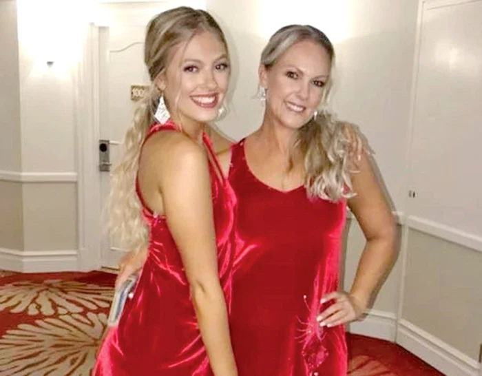 
    Juriul a crezut  că blondele sunt  surori, nu mamă  şi fiicăfotografii: profimedia  