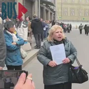 WarTranslated   In Moscow nearly a thousand Russians came to Putin s reception offic    RN2oPR mp4 thumbnail png