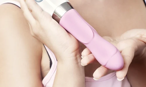 Vibratorul este una dintre cele mai satisfăcătoare jucării sexuale pentru ambii parteneri jpeg