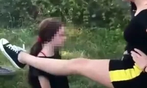 Adolescenta de la Târgu Jiu a avut parte de rele tratamente din partea a două fete jpeg