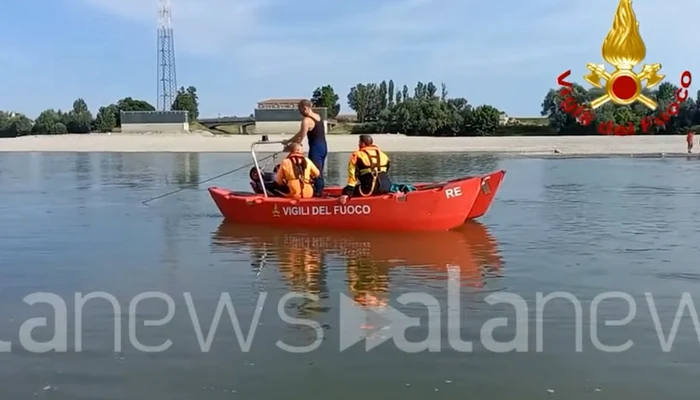 Tragedia s-a produs în timp ce bărbatul, împreună cu fiul, câţiva prieteni şi alte rude se aflau la pescuit.