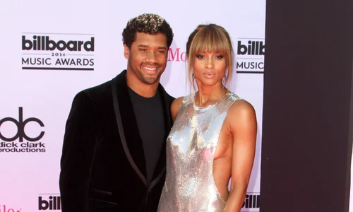 Rihanna at The 2016 Billboard Music Awards Arrivals in Las Vegas jpeg