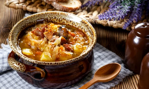 Supa cu afumatura Sursa foto shutterstock 1780012733 jpg