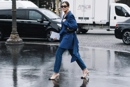 Se poartă, în continuare, denim-ul. Foto: Shutterstock