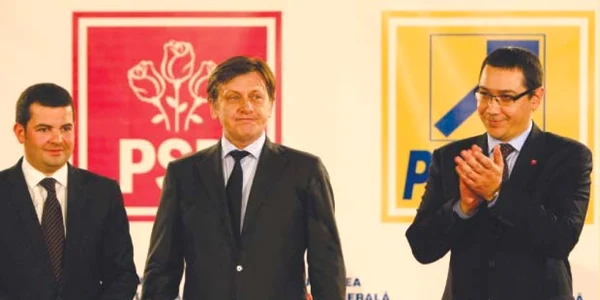 Liderii USL, Crin Antonescu (centru), Victor Ponta (dreapta) şi Daniel Constantin, mulţumiţi de rezultatul alegerilor  