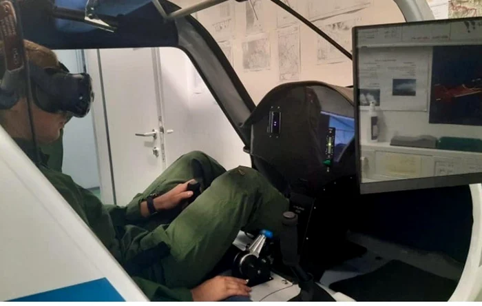 Simulator de zbor in armata slovena FOTO bruxelles2.eu