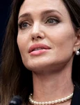 angelina jolie refugiati jpg