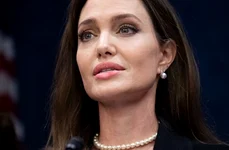 angelina jolie refugiati jpg