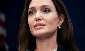 angelina jolie refugiati jpg