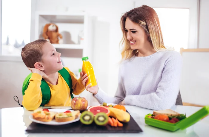 E bine ca toate mamele să acorde o atenție deosebită pregătirii pachețelului de școală pentru copilul ei Foto: Shutterstock