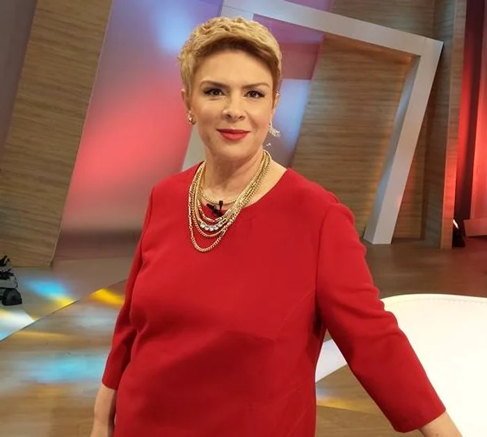 
    Teo Trandafir la emisiunea ei de la Kanal D. (captură tv)  