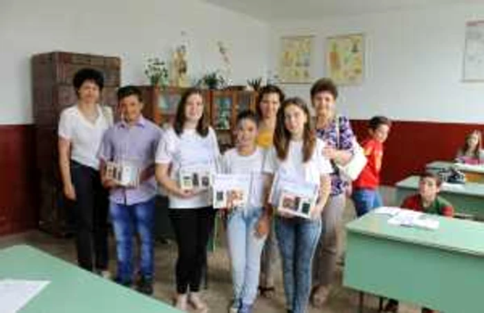 380 de elevi au participat la proiect