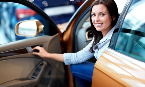 o femeie la volan jpg