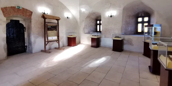 castelul corvinilor turnul nou de poarta foto muzeul castelului corvinilor