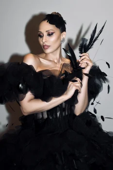 Iulia Vântur a devenit Lebăda Neagră. foto: Dacian Foldi, The Storyalist