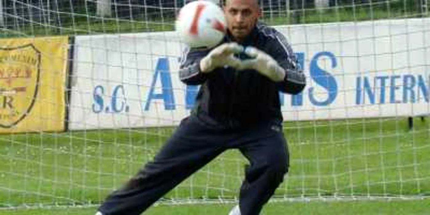 FOTBAL: Portarul Dan Zdrâncă va susţine probe de joc la Alba-Iulia