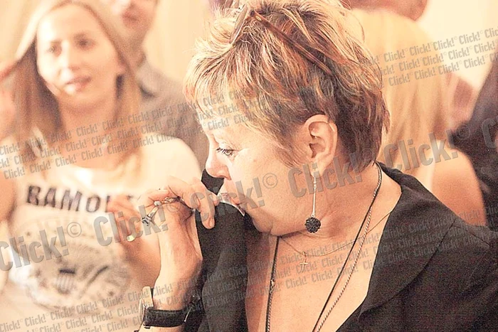 Anca Pandrea a băut  vreo trei pahare cu  whisky în doar  câteva ceasuri (FOTOGRAFII: ROBERTO SĂLCEANU)
