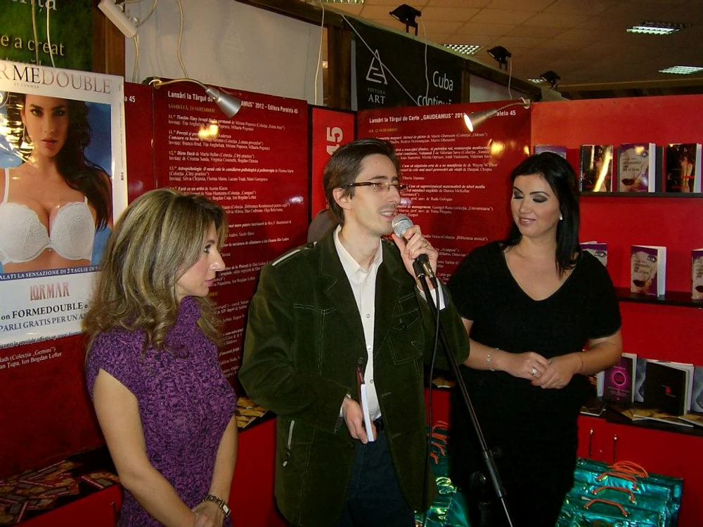 Lansarea cărţii «Confidenţele unei fete de oraş», de Claudia Voicu.