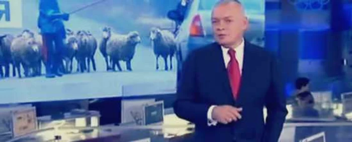 Dmitri K. Kiseliov prefaţează, în prime-time, la Rusia 1, un reportaj despre cât de rău e în România