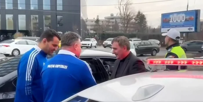 Hagi, oprit în traficul din București