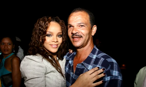 RiRi şi Ronald au dus un război pe brandul Fenty jpeg