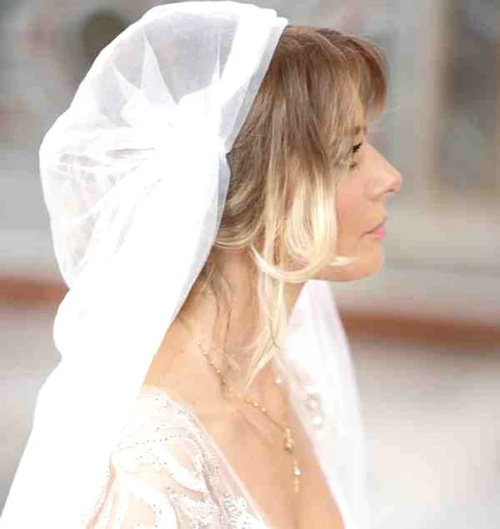 Laura Cosoi a explicat de ce a ales acest model de voal