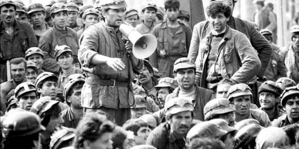 Miron Cozma liderul minerilor din Valea Jiului aduşi de Ion Iliescu la mineriadele din Bucureşti Foto Mediafax